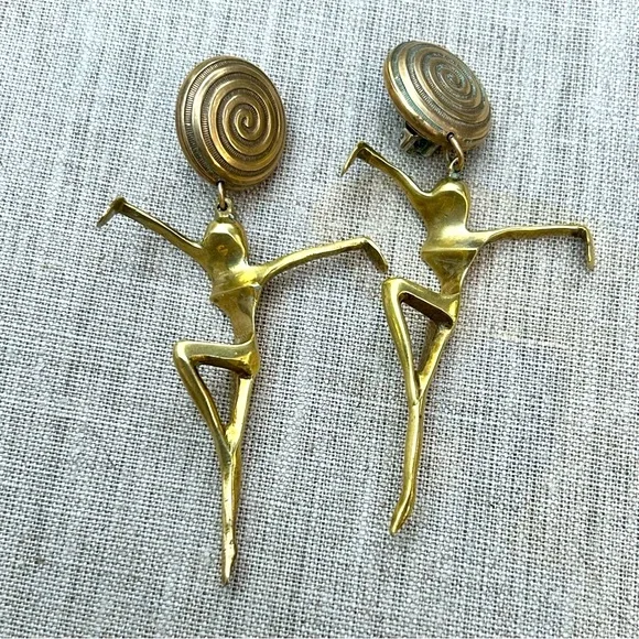 Vintage Brass Earrings Clip On Sculptural Modernist Ballet Dancer Ladies - Picture 11 of 11